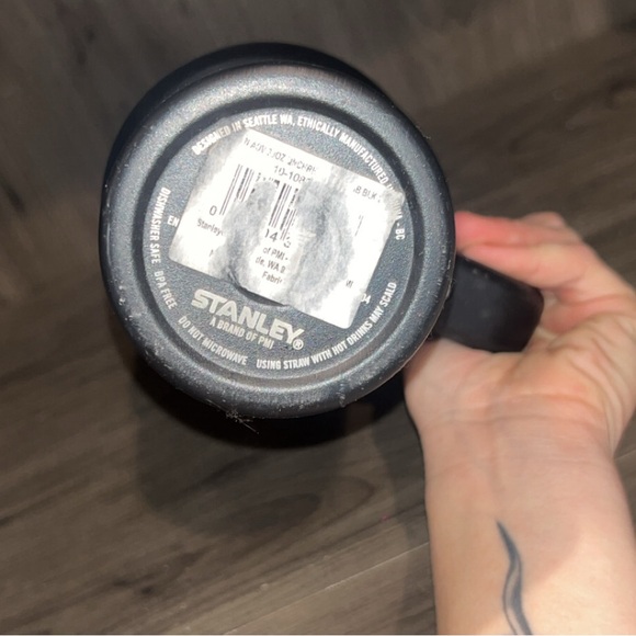 Black Stanley cup, 40 oz - Picture 3 of 4